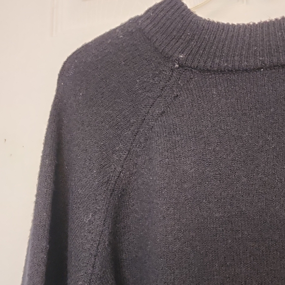 Vince Camuto Classic Black Crew Neck Sweater - Picture 7 of 10